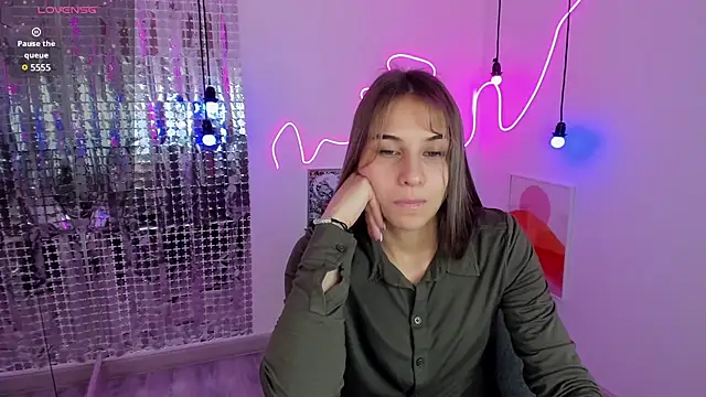 Snapshot of CharmBianca chatting on 02-16-25, 08:21 CharmBianca online show from 02-16-25, 08:21