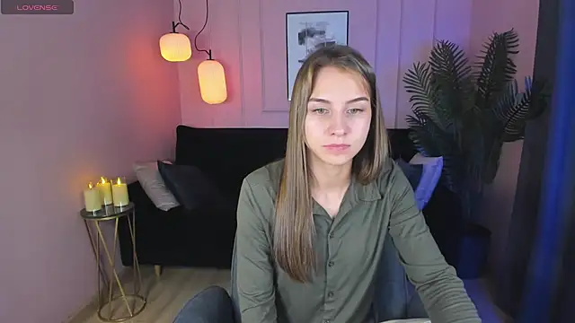 Snapshot of CharmBianca chatting on 02-20-25, 11:53 CharmBianca online show from 02-20-25, 11:53