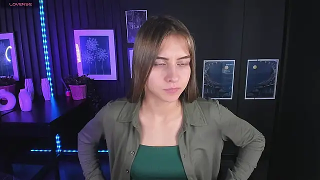 Snapshot of CharmBianca chatting on 02-21-25, 02:27 CharmBianca online show from 02-21-25, 02:27