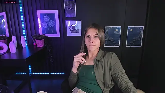 Snapshot of CharmBianca chatting on 02-21-25, 05:31 CharmBianca online show from 02-21-25, 05:31