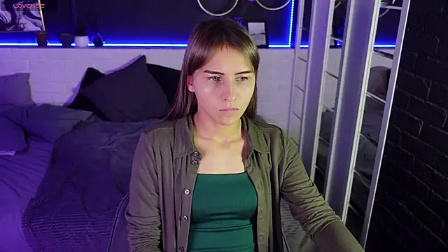 Snapshot of CharmBianca chatting on 02-23-25, 09:00 CharmBianca online show from 02-23-25, 09:00