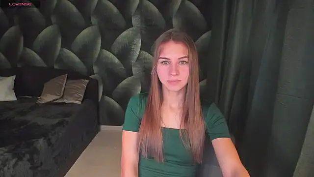 Snapshot of CharmBianca chatting on 03-13-25, 04:45 CharmBianca online show from 03-13-25, 04:45