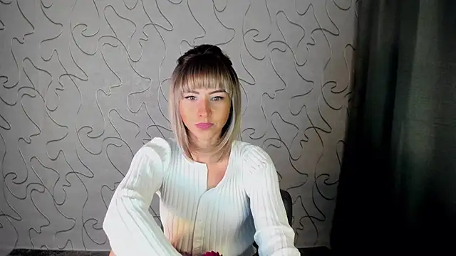 Snapshot of CharmBianca chatting on 09-21-25, 11:45 CharmBianca online show from 09-21-25, 11:45