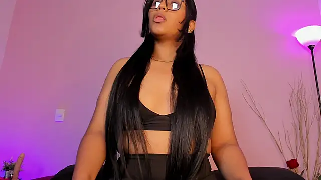 Snapshot of aleya_bliss chatting on 02-06-25, 01:10 aleya bliss online show from 02-06-25, 01:10