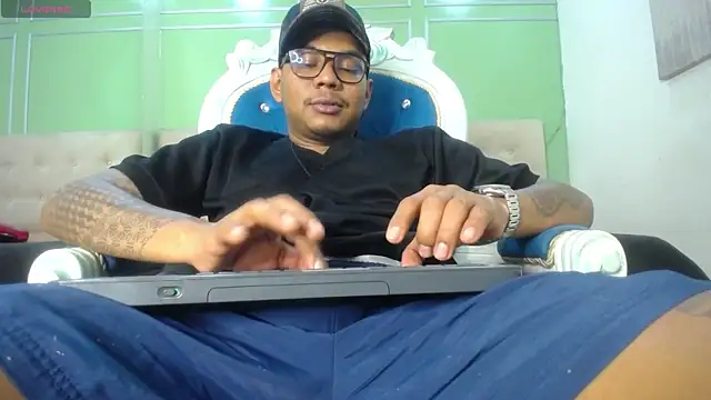 Snapshot of Saipadpuer30 chatting on 02-23-25, 03:24 Saipadpuer30 online show from 02-23-25, 03:24