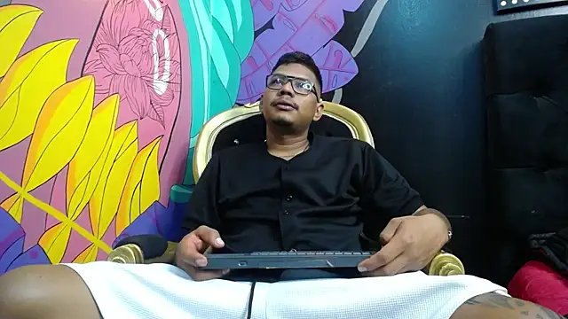 Snapshot of Saipadpuer30 chatting on 03-03-25, 03:30 Saipadpuer30 online show from 03-03-25, 03:30