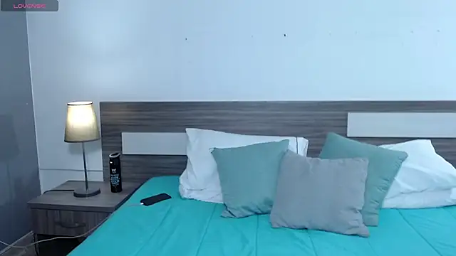 Liiamthompson online show from 02-26-26, 07:13