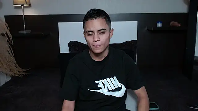 Liiamthompson online show from 04-14-26, 09:15