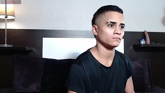 Liiamthompson online show from 04-16-26, 09:26