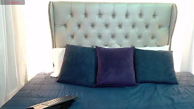 Liiamthompson online show from 05-31-26, 08:43