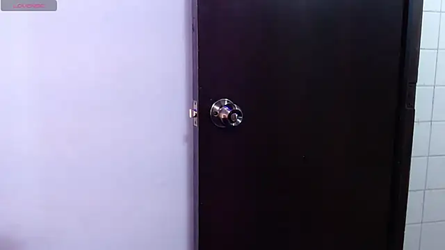 Liiamthompson online show from 06-01-26, 10:17
