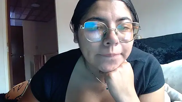 Snapshot of viccky_vick chatting on 05-17-26, 07:32 viccky vick online show from 05-17-26, 07:32