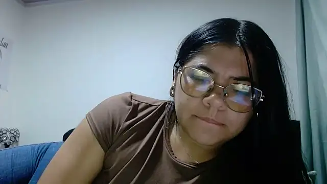 Snapshot of viccky_vick chatting on 05-20-26, 10:38 viccky vick online show from 05-20-26, 10:38