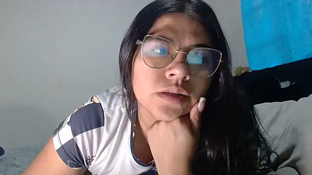 viccky vick online show from 07-18-26, 01:04