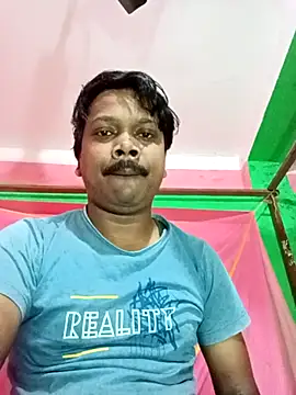 Snapshot of romantictubai chatting on 11-08-25, 11:14 romantictubai online show from 11-08-25, 11:14