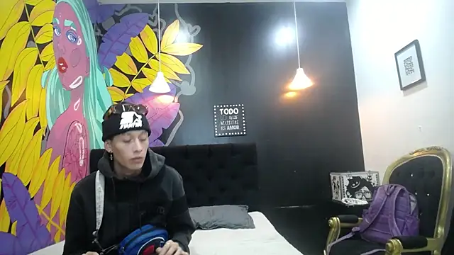 Snapshot of SimonAndJocelyn chatting on 02-11-25, 11:54 SimonAndJocelyn online show from 02-11-25, 11:54