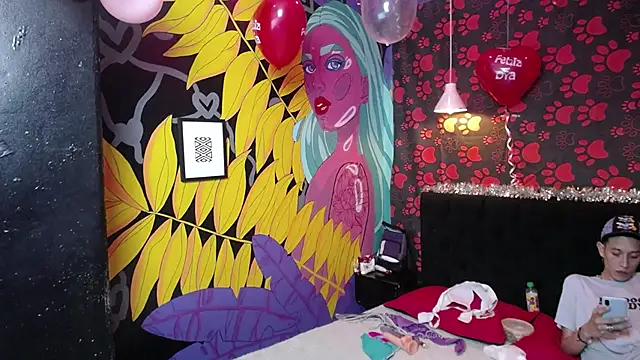 Snapshot of SimonAndJocelyn chatting on 02-16-25, 10:21 SimonAndJocelyn online show from 02-16-25, 10:21