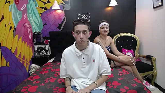 Snapshot of SimonAndJocelyn chatting on 02-17-25, 07:42 SimonAndJocelyn online show from 02-17-25, 07:42