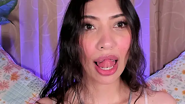 Snapshot of Miss_veronicaa2 chatting on 05-28-26, 01:08 Miss veronicaa2 online show from 05-28-26, 01:08