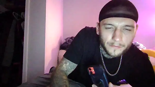 Snapshot of cruz815 chatting on 12-18-25, 10:27 cruz815 online show from 12-18-25, 10:27