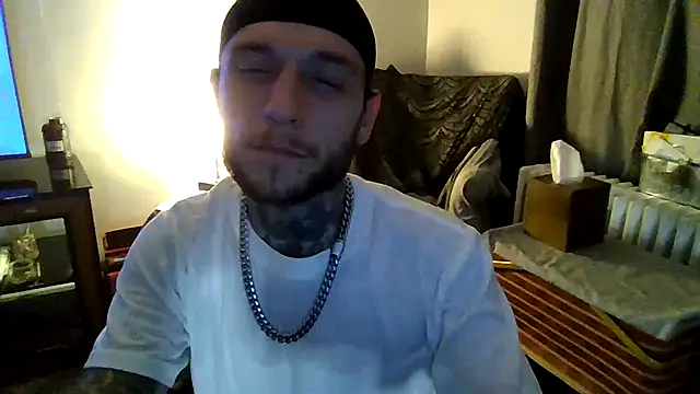 Snapshot of cruz815 chatting on 12-20-25, 01:12 cruz815 online show from 12-20-25, 01:12