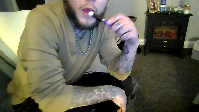 Snapshot of cruz815 chatting on 02-02-26, 03:05 cruz815 online show from 02-02-26, 03:05