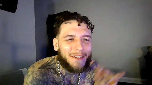 Snapshot of cruz815 chatting on 02-14-26, 08:11 cruz815 online show from 02-14-26, 08:11