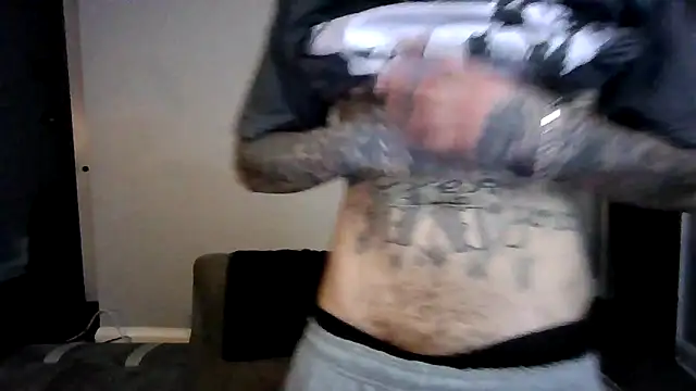 Snapshot of cruz815 chatting on 03-06-26, 03:58 cruz815 online show from 03-06-26, 03:58