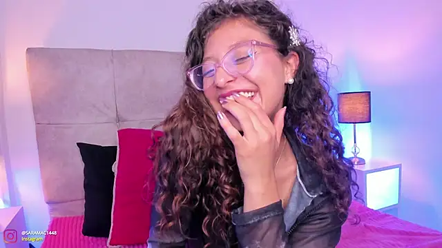 Snapshot of mac-sara chatting on 03-04-25, 11:43 mac-sara online show from 03-04-25, 11:43