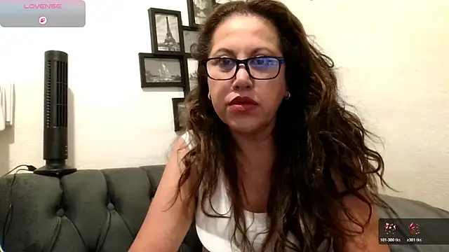 MirandaLatinaLovely online show from 04-11-26, 04:55