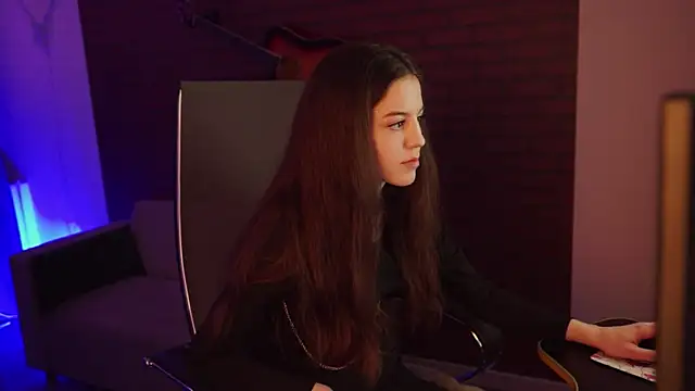 MilaStoyne online show from 03-12-25, 06:07