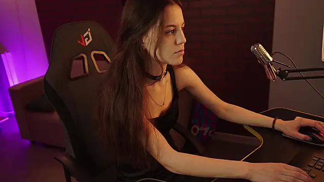 MilaStoyne online show from 03-19-25, 05:41