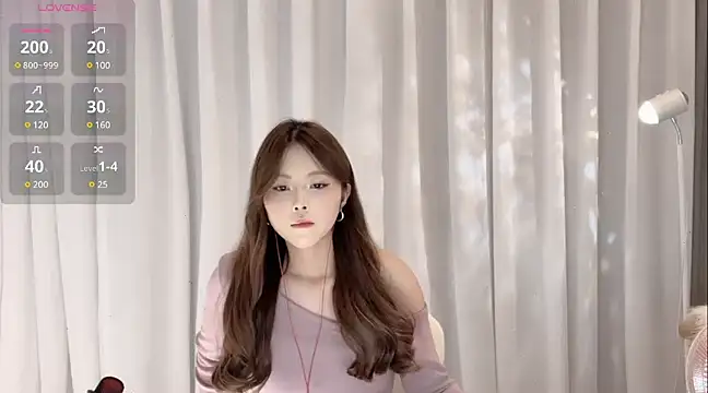 Snapshot of SylviaLing2007 chatting on 02-09-25, 03:01 SylviaLing2007 online show from 02-09-25, 03:01