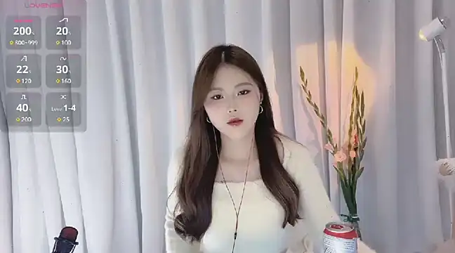 Snapshot of SylviaLing2007 chatting on 02-11-25, 12:58 SylviaLing2007 online show from 02-11-25, 12:58