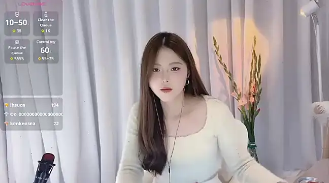 Snapshot of SylviaLing2007 chatting on 02-11-25, 04:02 SylviaLing2007 online show from 02-11-25, 04:02