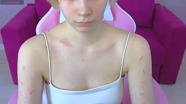 Snapshot of BettyCarter07 chatting on 02-19-25, 11:49 BettyCarter07 online show from 02-19-25, 11:49