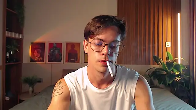 William Henry  online show from 04-09-26, 01:05