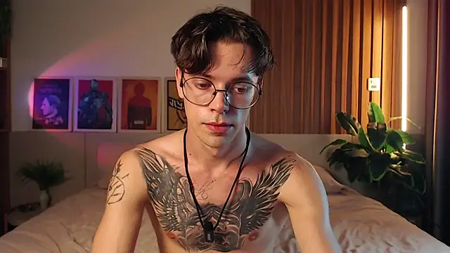 William Henry  online show from 04-14-26, 01:17