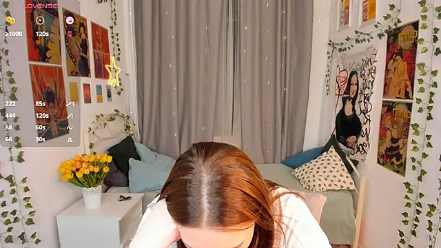 Snapshot of MaryWaddell chatting on 12-18-25, 04:18 MaryWaddell online show from 12-18-25, 04:18