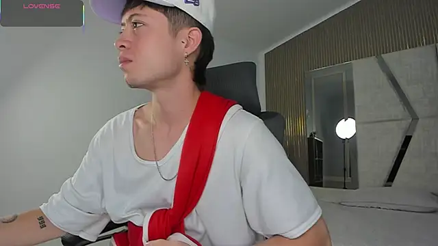 marcuscollins1  online show from 12-22-25, 02:47