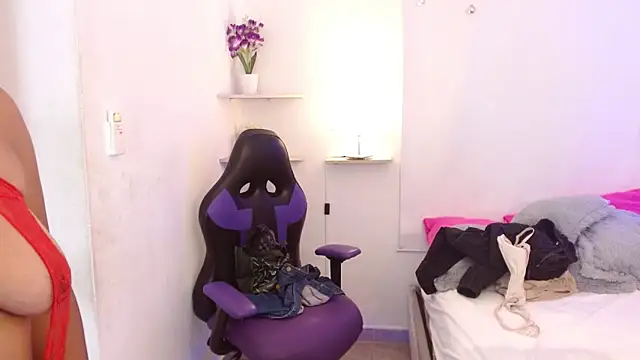 Snapshot of Roxy_Stonee chatting on 03-06-25, 07:21 Roxy Stonee online show from 03-06-25, 07:21