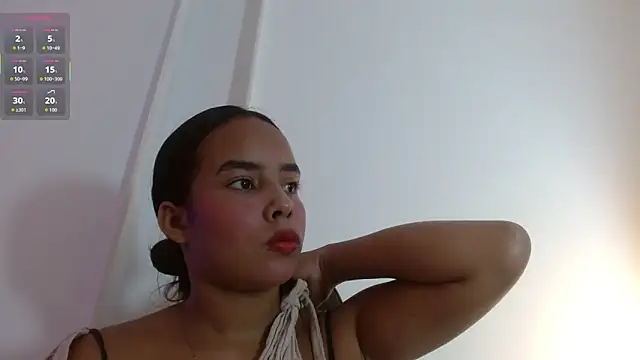 Snapshot of Roxy_Stonee chatting on 09-23-25, 07:28 Roxy Stonee online show from 09-23-25, 07:28