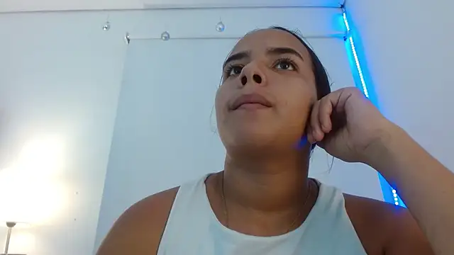 Snapshot of Roxy_Stonee chatting on 09-30-25, 07:19 Roxy Stonee online show from 09-30-25, 07:19