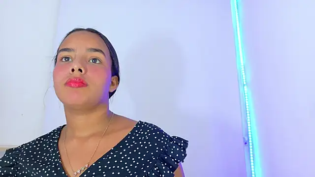 Snapshot of Roxy_Stonee chatting on 10-23-25, 07:23 Roxy Stonee online show from 10-23-25, 07:23