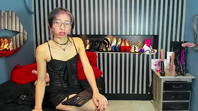 Snapshot of Mara_Gonzalez chatting on 05-19-26, 11:49 Mara Gonzalez online show from 05-19-26, 11:49