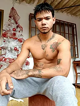 Snapshot of Niick01_ chatting on 01-11-26, 06:13 Niick01 online show from 01-11-26, 06:13