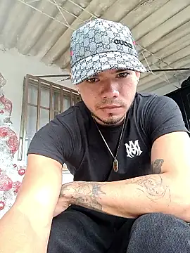 Snapshot of Niick01_ chatting on 01-15-26, 06:11 Niick01 online show from 01-15-26, 06:11