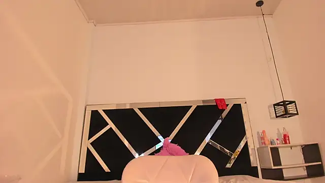 Snapshot of Annyrosee chatting on 02-07-25, 12:53 Annyrosee online show from 02-07-25, 12:53