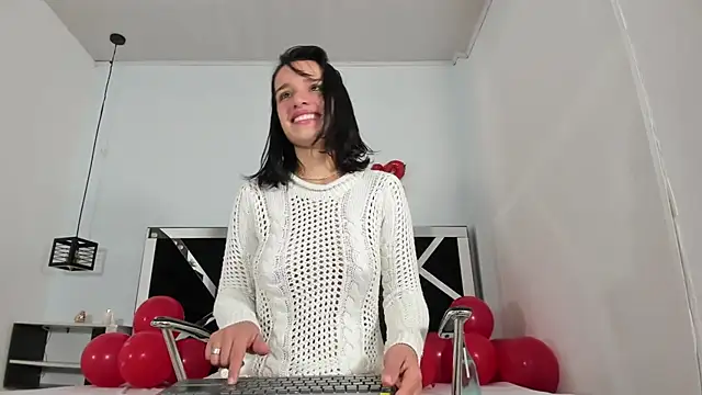 Snapshot of Annyrosee chatting on 02-15-25, 07:50 Annyrosee online show from 02-15-25, 07:50