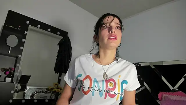 Snapshot of Annyrosee chatting on 03-04-25, 08:27 Annyrosee online show from 03-04-25, 08:27